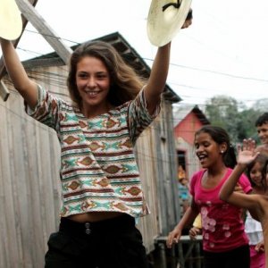 Un giorno devi andare: una sorridente Jasmine Trinca protagonista del film di Giorgio Diritti