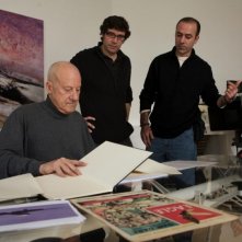 Quanto pesa il suo edificio, Mr. Foster?: l'architetto Norman Foster sul set del documentario con i registi Carlos Carcas e Norberto López Amado