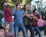 Buongiorno papà: Raoul Bova è alle prese con una paternità da ridere