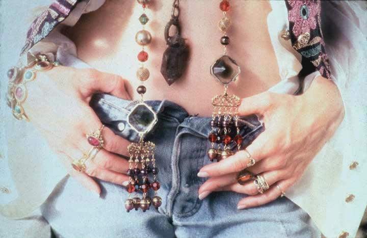 Madonna Un Dettaglio Fotografato Da Herb Ritts Utilizzato Per La Copertina Di Like A Prayer 268190