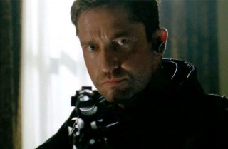 Attacco al potere - Olympus Has Fallen: Gerard Butler in azione in una scena