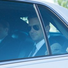 Bradley Cooper in auto in una scena del thriller Come un tuono