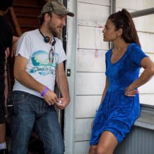 Come un tuono: Eva Mendes insieme al regista Derek Cianfrance sul set del film
