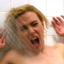 Hitchcock: Scarlett Johansson in una delle scene più famose girate dal maestro e interpretata da Janet Leigh
