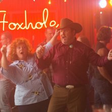 Io sono tu: Melissa McCarthy con Eric Stonestreet ballano in una scena del film