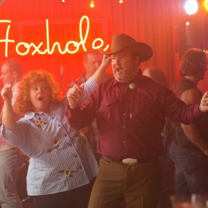 Io sono tu: Melissa McCarthy con Eric Stonestreet ballano in una scena del film