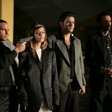 AmeriQua: Alessandra Mastronardi tenuta in ostaggio in una scena