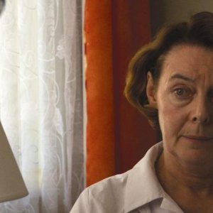 Eileen Nicholas nel film Bomber