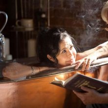 Le streghe di Salem: Maria Conchita Alonso e Bruce Davison in una scena