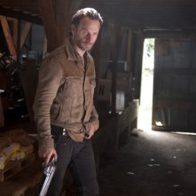 The Walking Dead: Andrew Lincoln in una scena dell'episodio Apri gli occhi