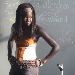 The Walking Dead: Danai Gurira è Michonne nell'episodio Ripulire