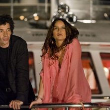 E' successo a Saint-Tropez: Eric Elmosnino e Clara Ponsot in una scena del film