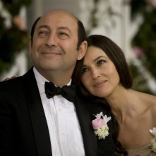 E' successo a Saint-Tropez: Kad Merad e Monica Bellucci in una scena del film