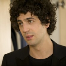 E' successo a Saint-Tropez: un bel primo piano di Max Boublib tratto dal film