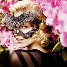 Eva Herzigova, un intrigante ritratto 'primaverile'