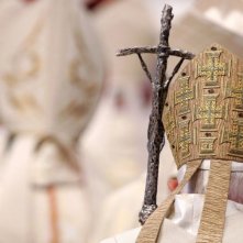 Mea maxima culpa. Silenzio nella casa di Dio: il Papa in una scena tratta dal documentario shock sugli abusi sessuali nella Chiesa