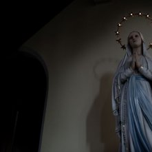 Mea maxima culpa. Silenzio nella casa di Dio: un'immagine sacra della Madonna in una scena del documentario