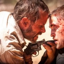 The Rover: Guy Pearce e Robert Pattinson in un'intensa scena