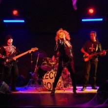 W Zappatore: Sandra Milo scatenata in una scena del film