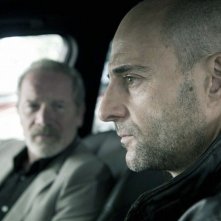 Welcome to the Punch: Mark Strong interpreta Jacob Sternwood