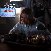 La casa: Lou Taylor Pucci sul set del remake del classico horror di Sam Raimi