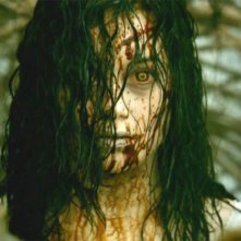 La casa: un'immagine insanguinata di Jane Levy tratta dal film