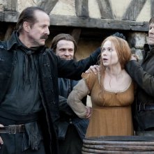 Pihla Viitala con Peter Stormare e Matthias Ziesing  in Hansel & Gretel - Cacciatori di streghe