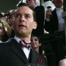 Il grande Gatsby: Tobey Maguire ed Elizabeth Debicki in una scena