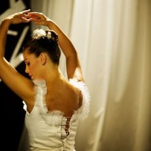 Mi rifaccio vivo: Vanessa Incontrada in versione ballerina classica in una scena