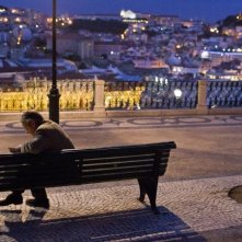 Treno di notte per Lisbona: Jeremy Irons in una suggestiva immagine cartolina di Lisbona
