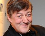 Stephen Fry nel cast di Super Clyde