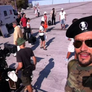 Un'insolita vendemmia: Alex Belli sul set del film all'Isola di Capraia