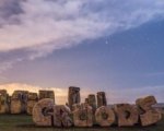 I Croods salutano l'equinozio di primavera a Stonehenge!