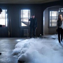 Now You See Me: Isla Fisher, Jesse Eisenberg e Woody Harrelson in una fumosa scena