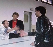 Orfeo Orlando, Giulio Scarpati, Matteo Orlando, in una scena di Cugino e Cugino