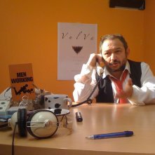 Orfeo Orlando sul sete de Il metodo Enriquez, regia di Ruben Maria Soriquez