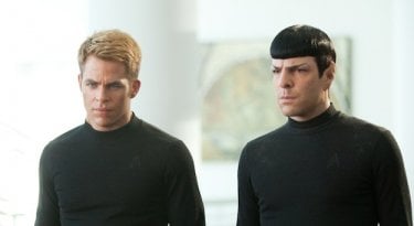 Zachary Quinto e Chris Pine in una scena di Star Trek Into Darkness