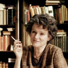 Barbara Sukowa è Hannah Arendt nella biopic di Margarethe von Trotta