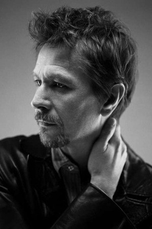 Un ritratto di Gary Oldman