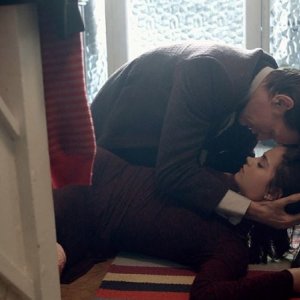 Doctor Who: Matt Smith e Jenna-Louise Coleman in una foto di scena dell'episodio The Bells of St John