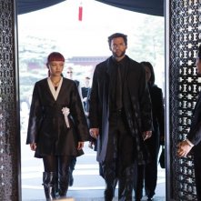 Wolverine: l'immortale, Rila  Fukushima e Hugh Jackman in una scena