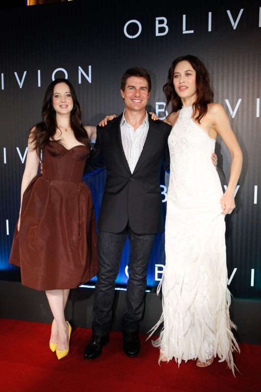 Oblivion Tom Cruise Con Andrea Riseborough E Olga Kurylenko In Brasile Per La Premiere Del Film 270129