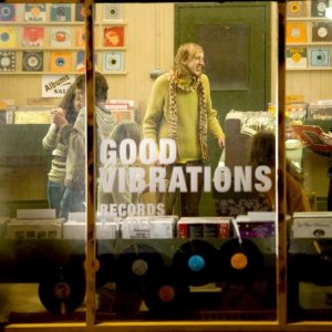Una scena del film musicale Good Vibrations