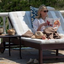 Blue Jasmine: Cate Blanchett in un momento di relax al sole