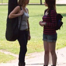 Jennifer Lawrence con l'amica Allie MacDonald in una scena di Hates - House at the End of the Street