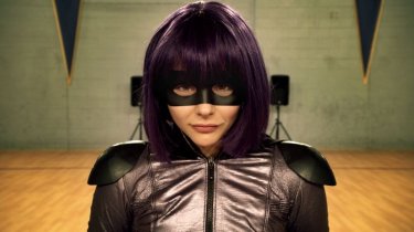 Kick-Ass 2: Chloë Grace Moretz in una scena del film nei panni di Hit-Girl