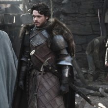 Game Of Thrones Richard Madden In Una Scena Dell Episodio Valar Dohaeris 270347