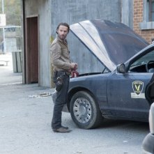 The Walking Dead: Andrew Lincoln è Rick Grimes nell'episodio Nelle tombe