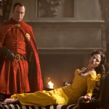 Da Vinci's Demons: Elliot Cowan e Lara Pulver in una foto promozionale della serie