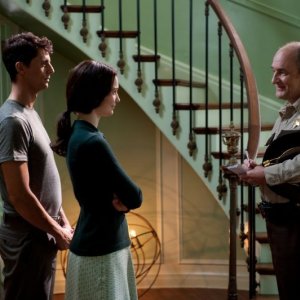Stoker: Mia Wasikowska insieme a Matthew Goode e Ralph Brown in una scena del film